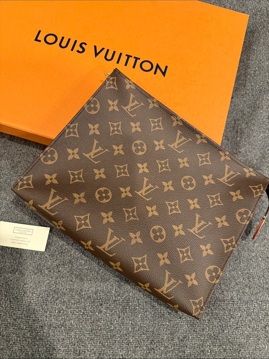 Louis Vuitton Handbags - Louis Vuitton Monogram Canvas Toiletry 26